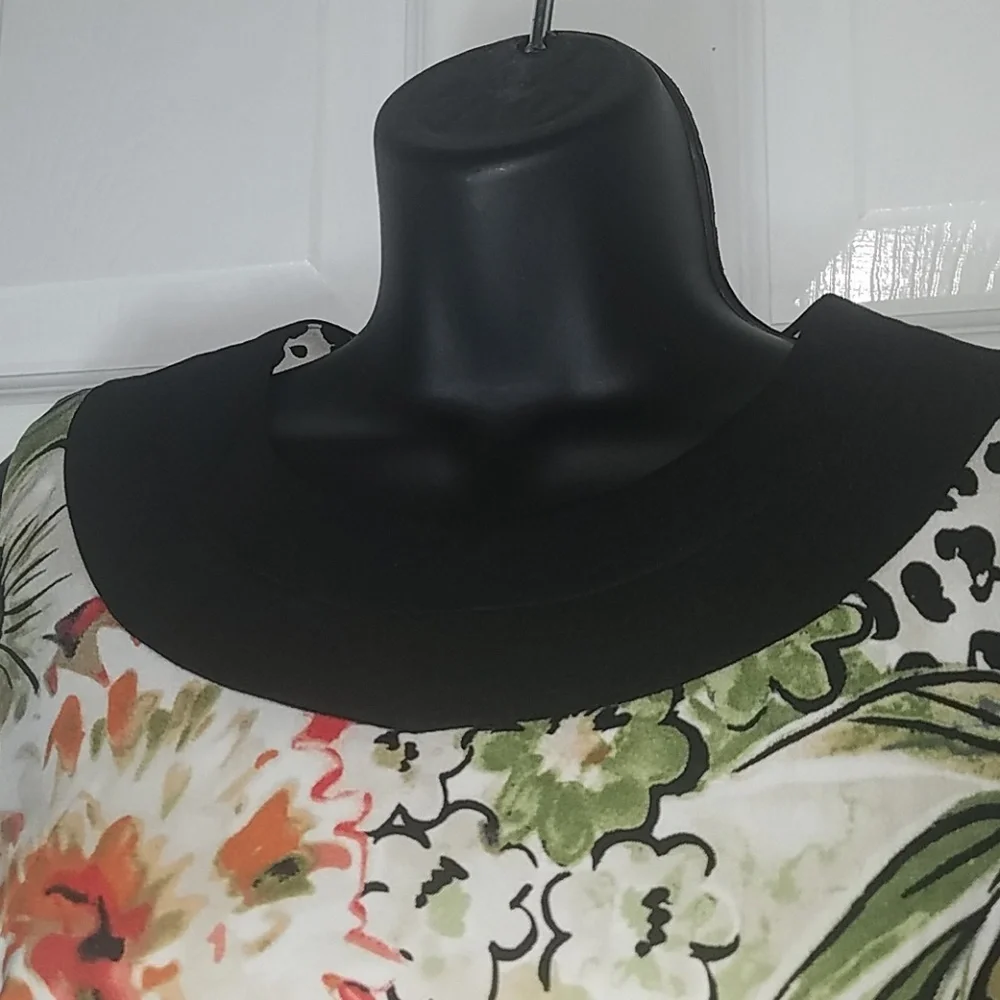 Kim Rogers, Floral dress, size 12 - Picture 5 of 6